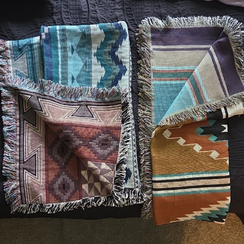 Geometric Patterned Throw Blanket Set